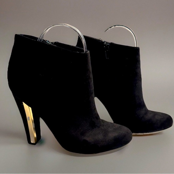 Call It Spring Lovelarwen Ankle Bootie Black Nubuck Ladies cocktail boots 7.5 - Picture 2 of 9